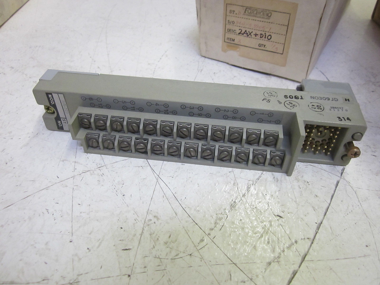 FOXBORO 2AX+DI0 SIGNAL DISTRIBUTION MODULE  UNMP