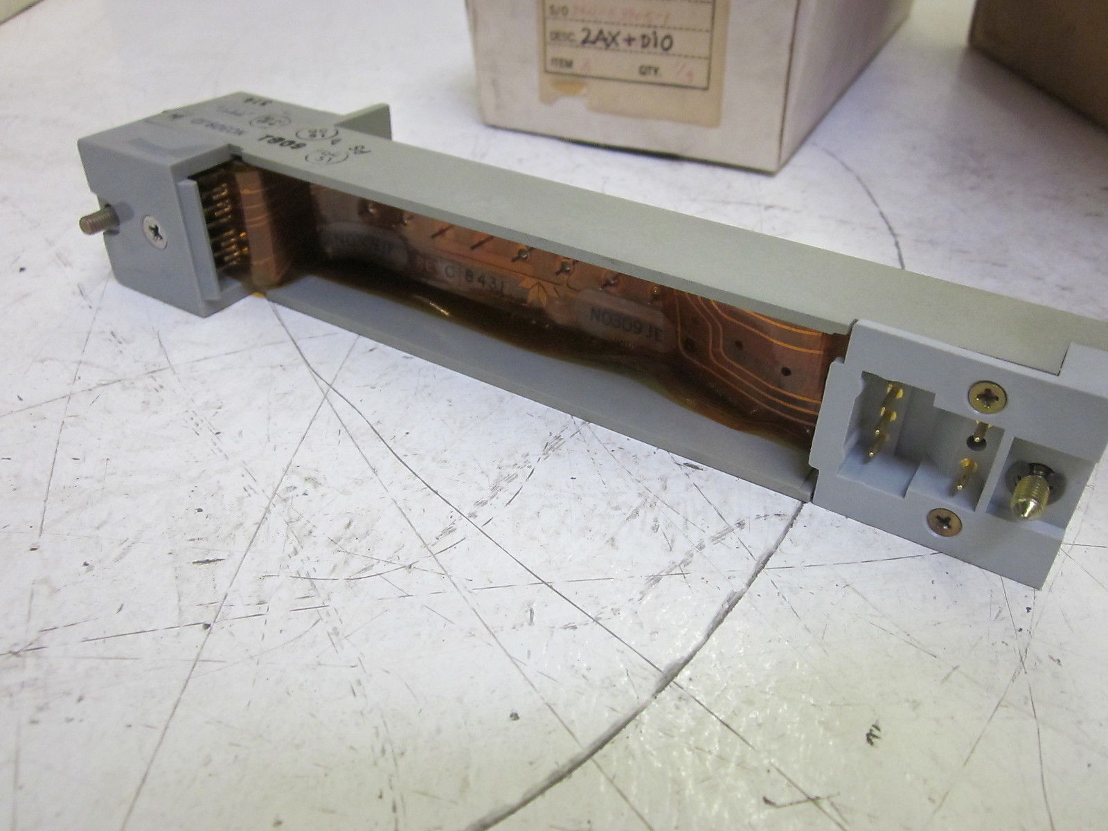 FOXBORO 2AX+DI0 SIGNAL DISTRIBUTION MODULE  UNMP