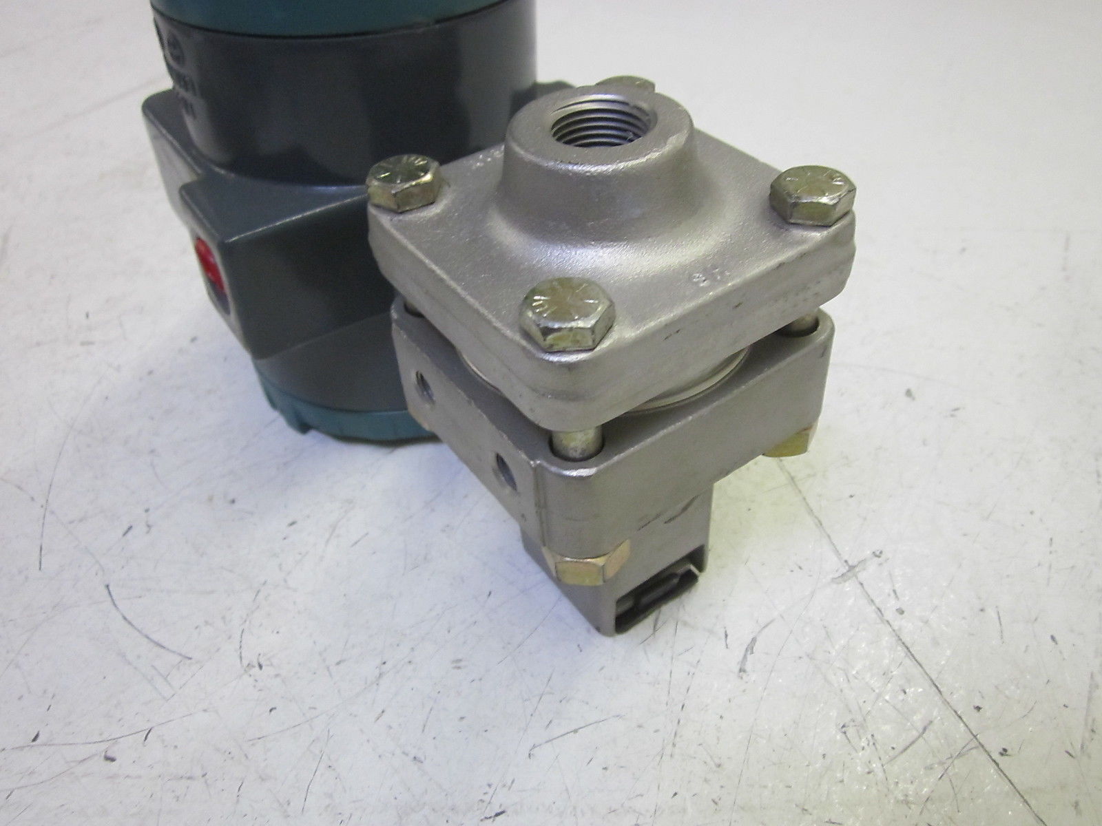 FOXBORO 821CM-IS1SM2A DIFFERENTIAL PRESSURE TRANSMITTER 150PSI   UNMP