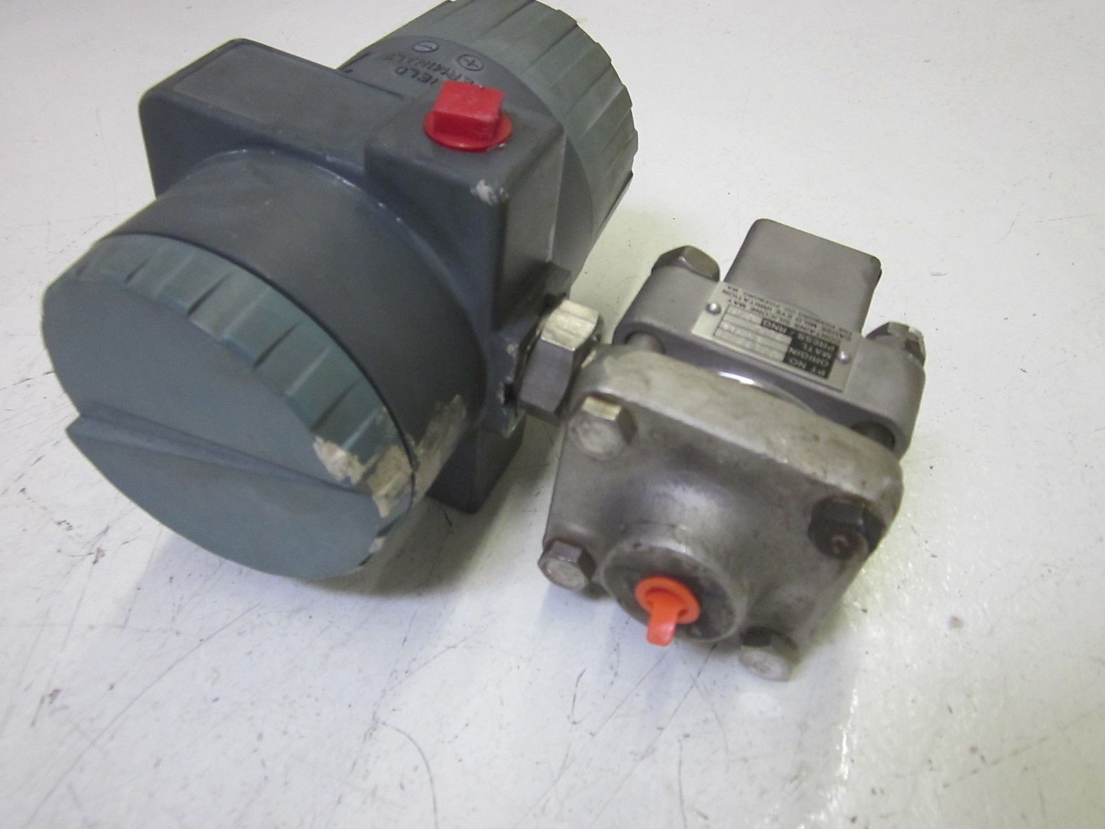 FOXBORO 821GM-1S1NH1-A TRANSMITTER UNMP