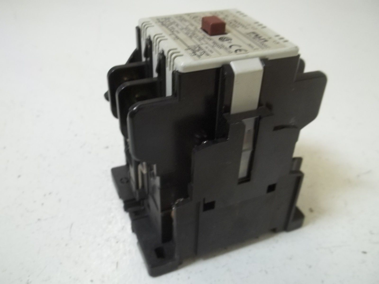FUJI ELECTRIC 2NC0T0 CONTACTOR 110-120VNSNP