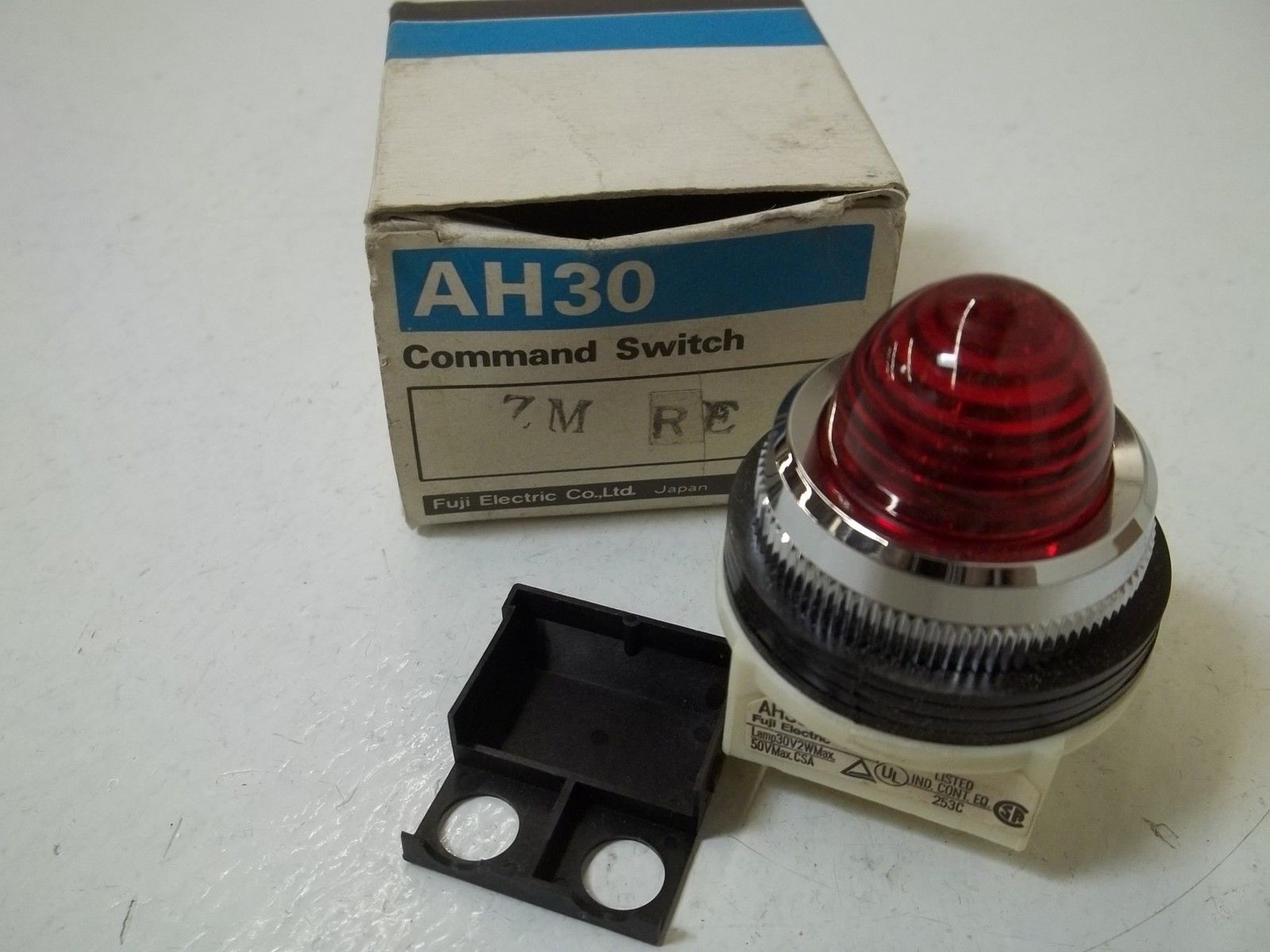 FUJI ELECTRIC AH30-ZM COMMAND SWITCH NSMP