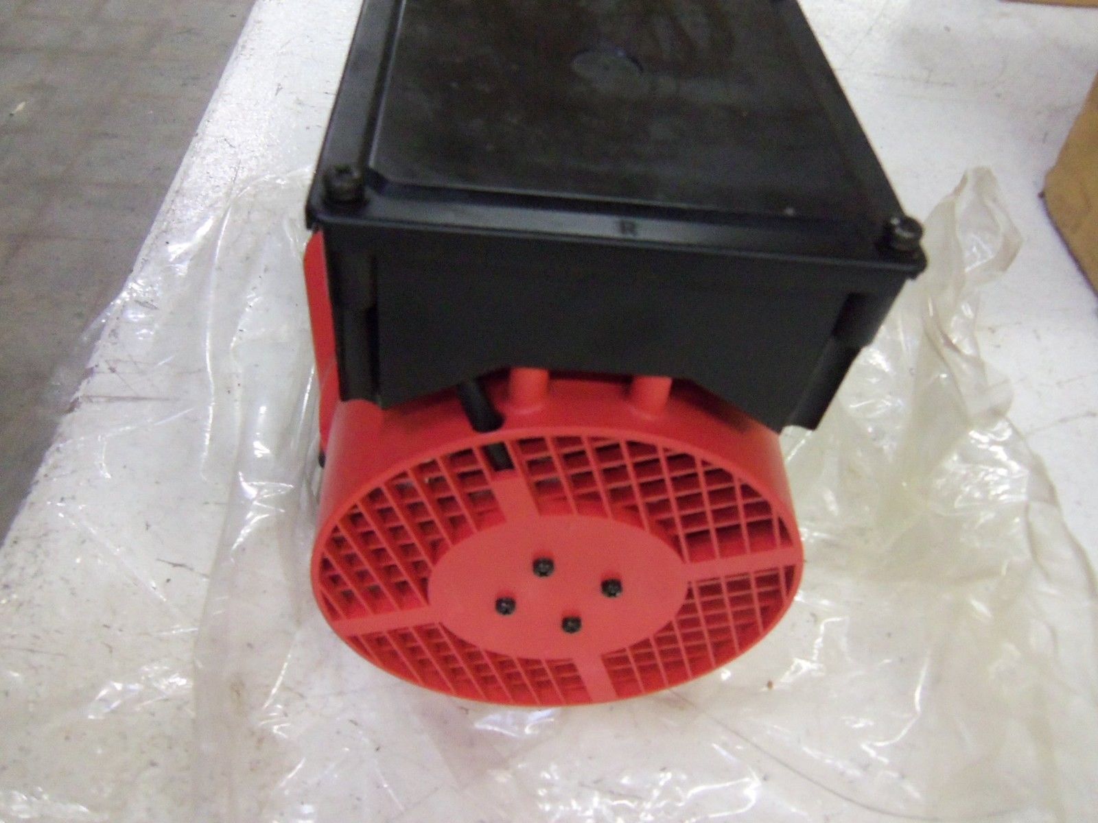 GE FANUC A06B-0752-B200#3000 SPINDLE MOTOR (BOX IS TORN) NSMP