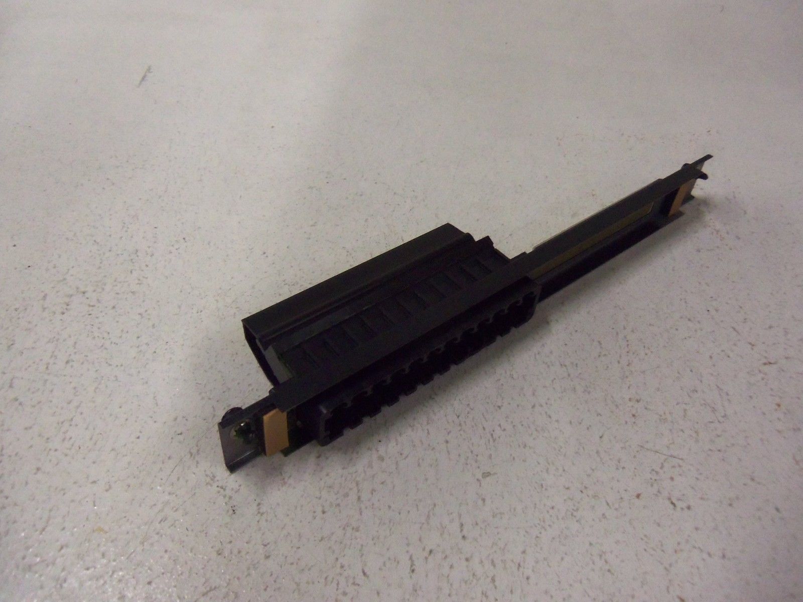 GE FANUC IC600FP904K OUTPUT MODULE FACEPLATE UNMP
