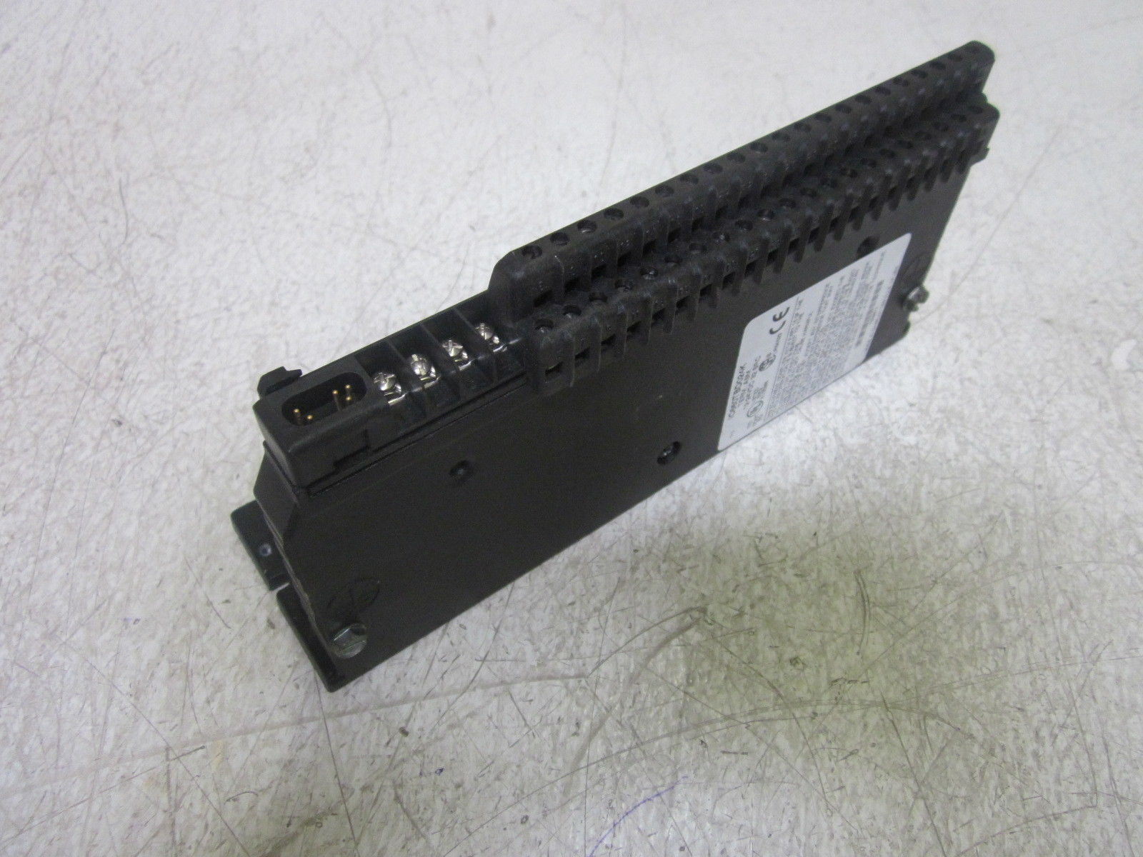 GE FANUC IC660TBD024K TERMINAL ASSEMBLY 12-24VDC  UNMP