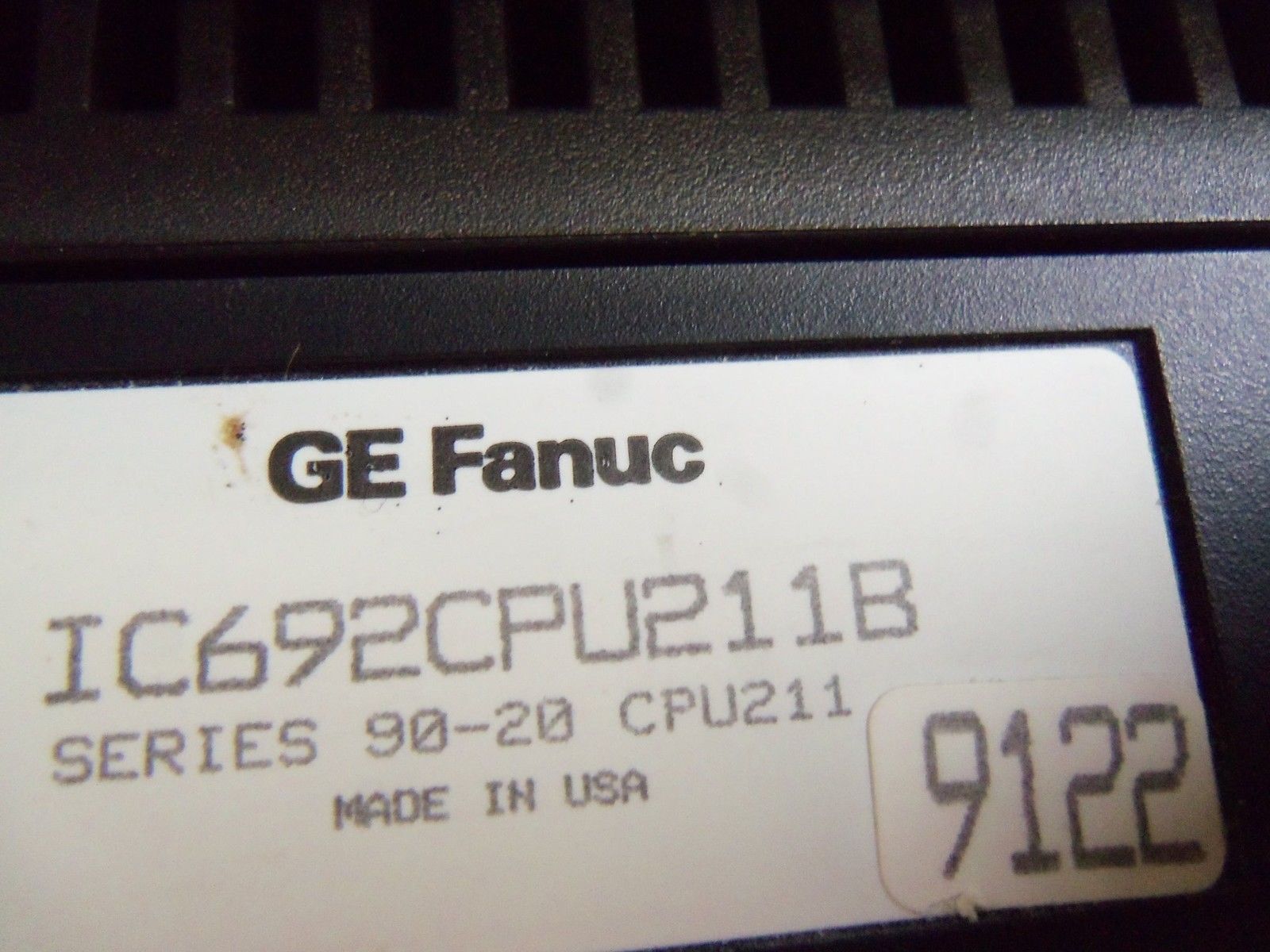 GE FANUC IC692CPU211B PROGRAMMABLE CONTROLLER IC692MDR541B UNMP