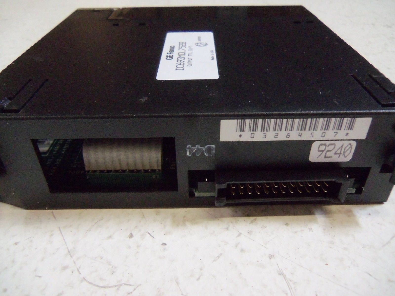 GE FANUC IC693MDL752B OUTPUT MODULE UNMP