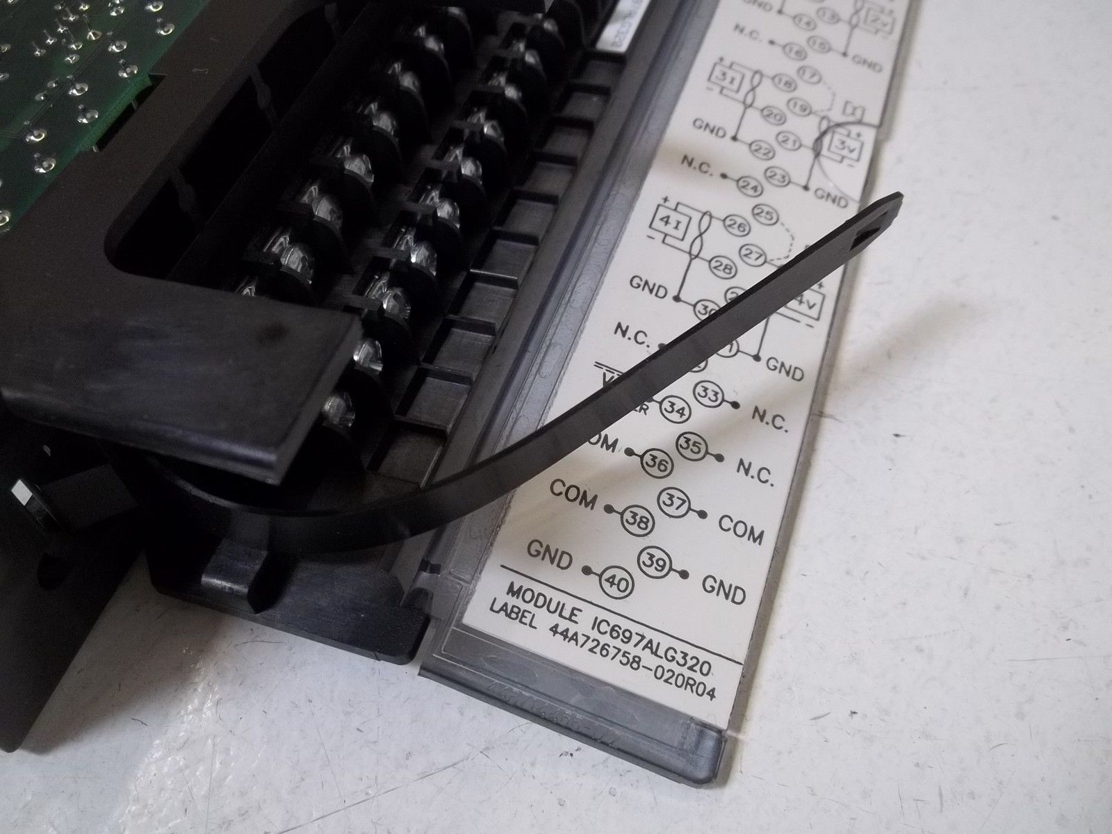 GE FANUC IC697ALG230 OUTPUT ANALOG (V&I) HIGH LEVEL NSMP