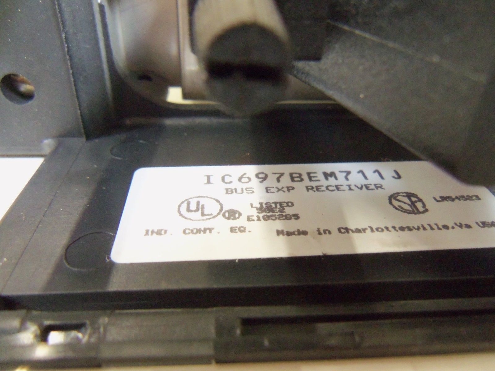 GE FANUC IC697BEM711J BUS RECIEVER MODULE  UNMP