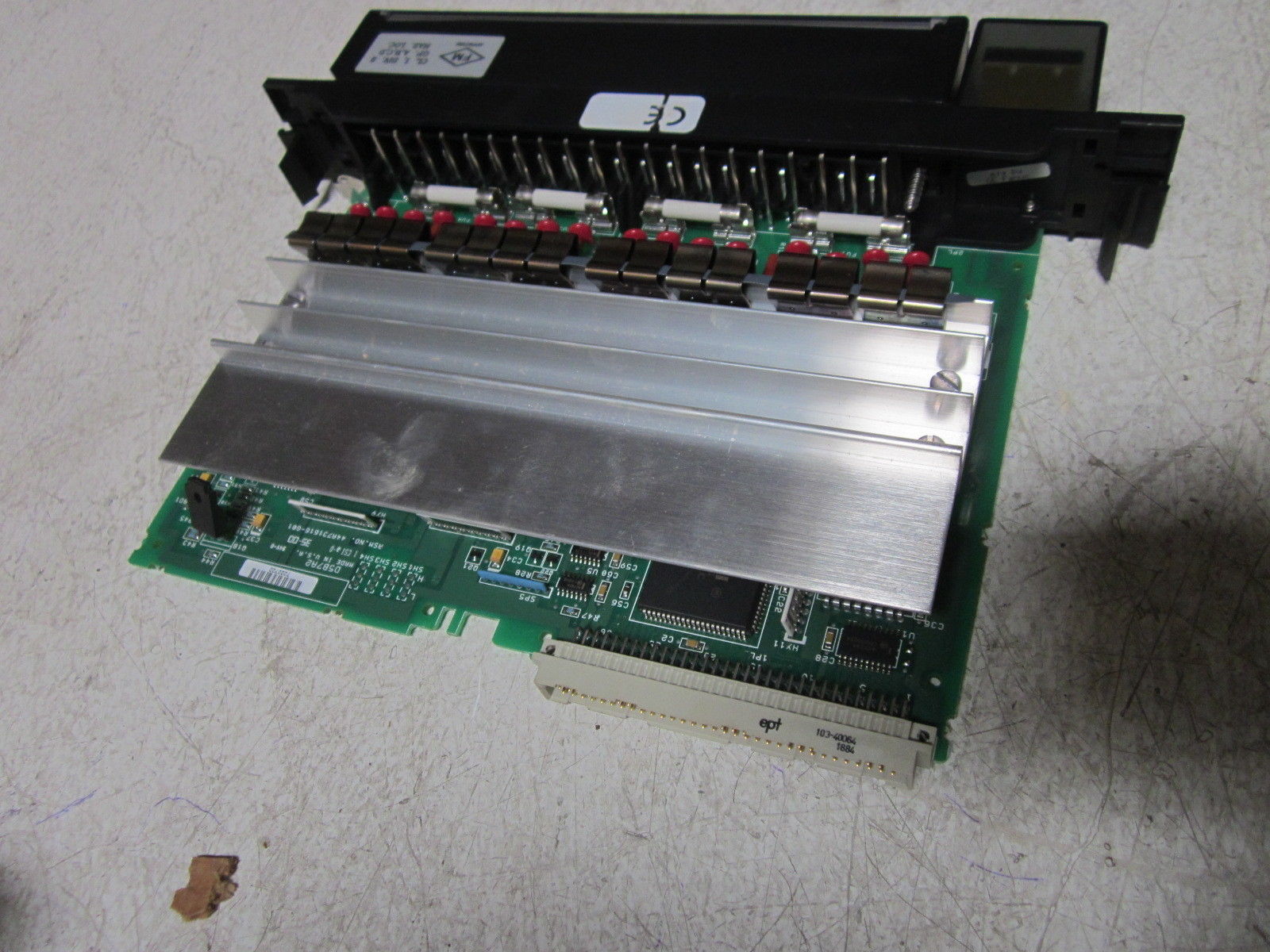 GE FANUC IC697MDL340F 120VAC DISCRETE LOGIC OUTPUT MODULE UNMP