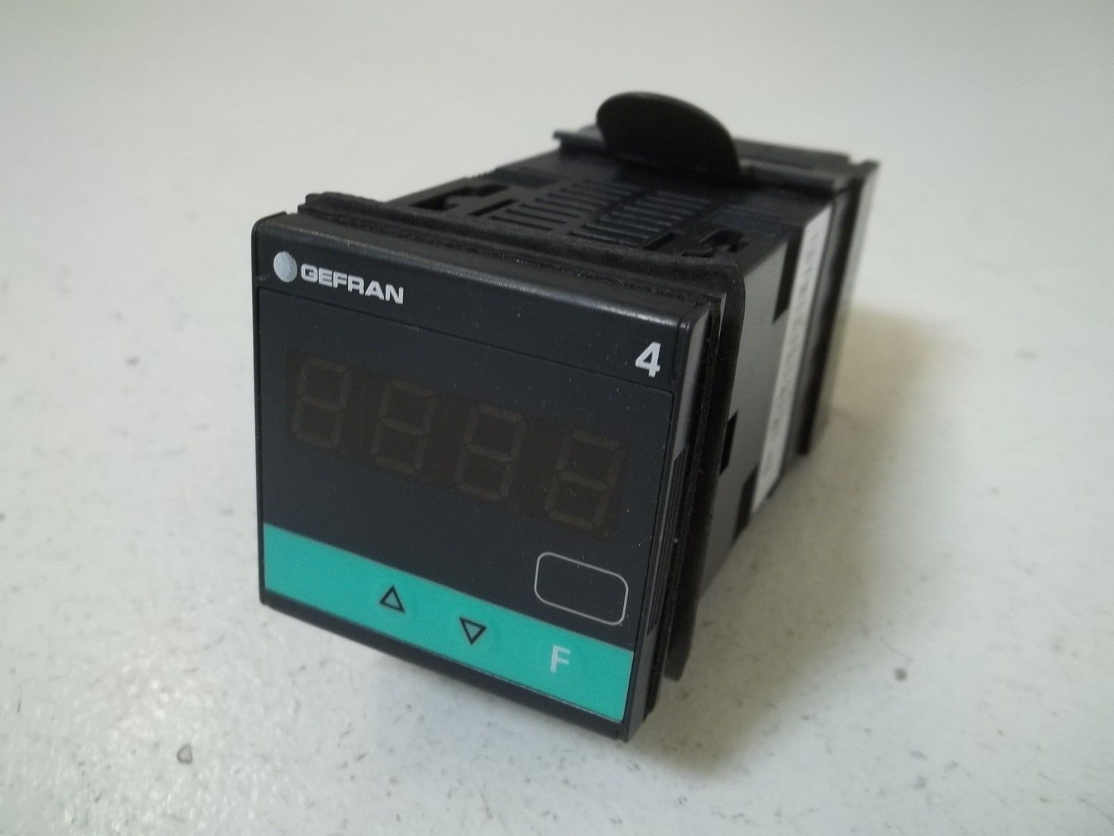 GEFRAN 4T-48-4-24-1-000 TEMPERATURE CONTROLLER NSMP