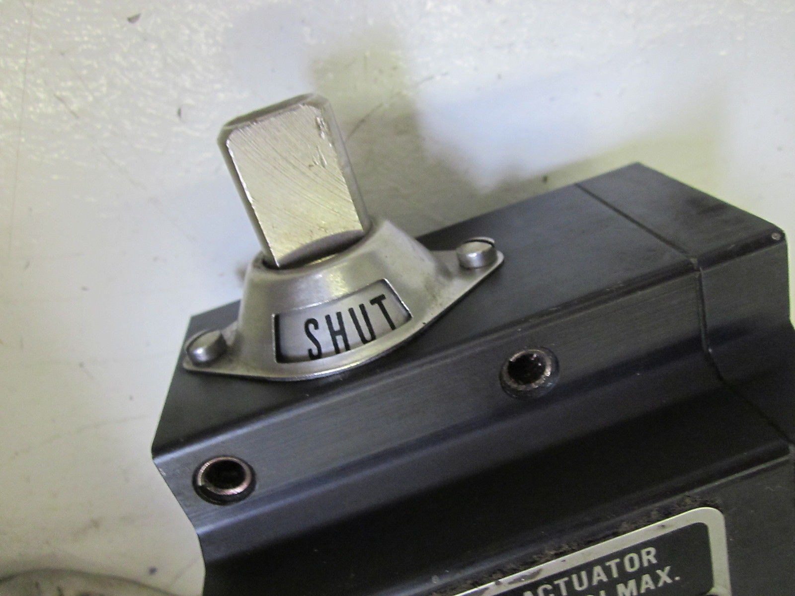 GEMINI VALVE INC. 421 PNEUMATIC ACTUATOR 125PSI UNMP