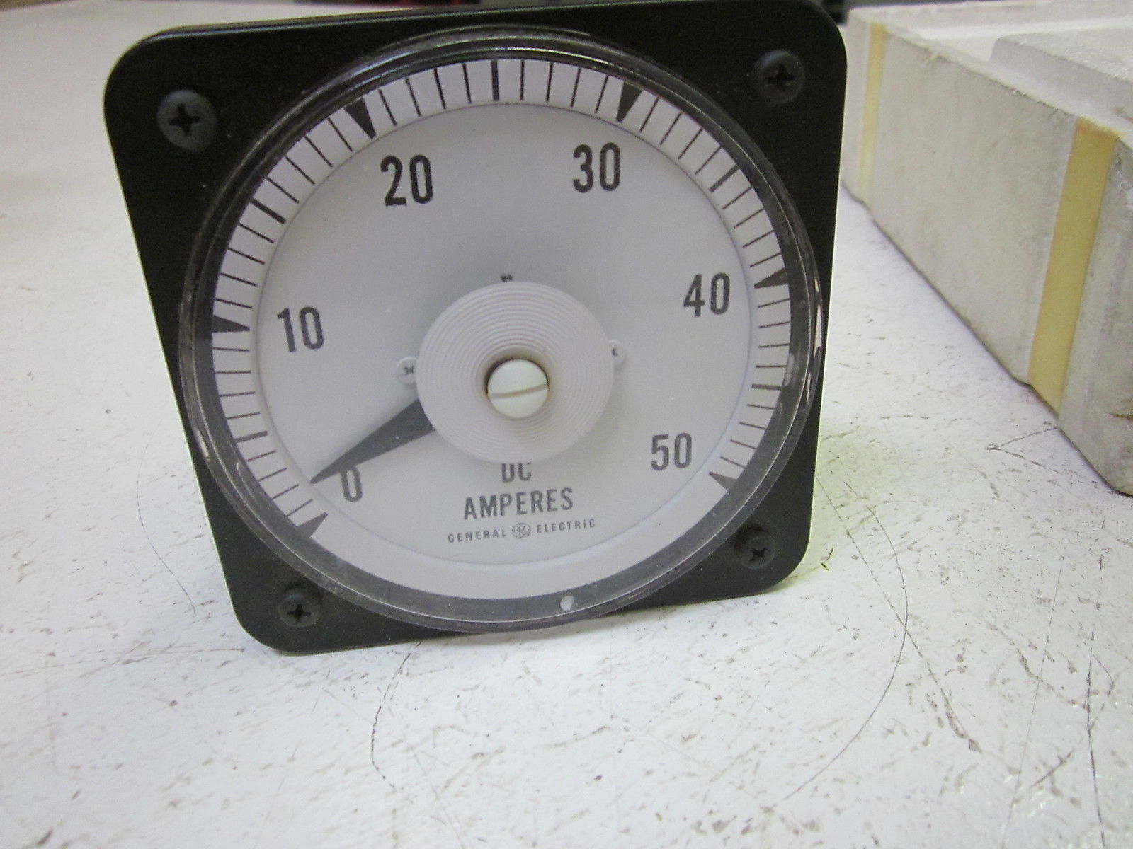 GENERAL ELECTRIC 103121ABNT7LAT 0-50 DC AMPERES PANEL METER   NSMP