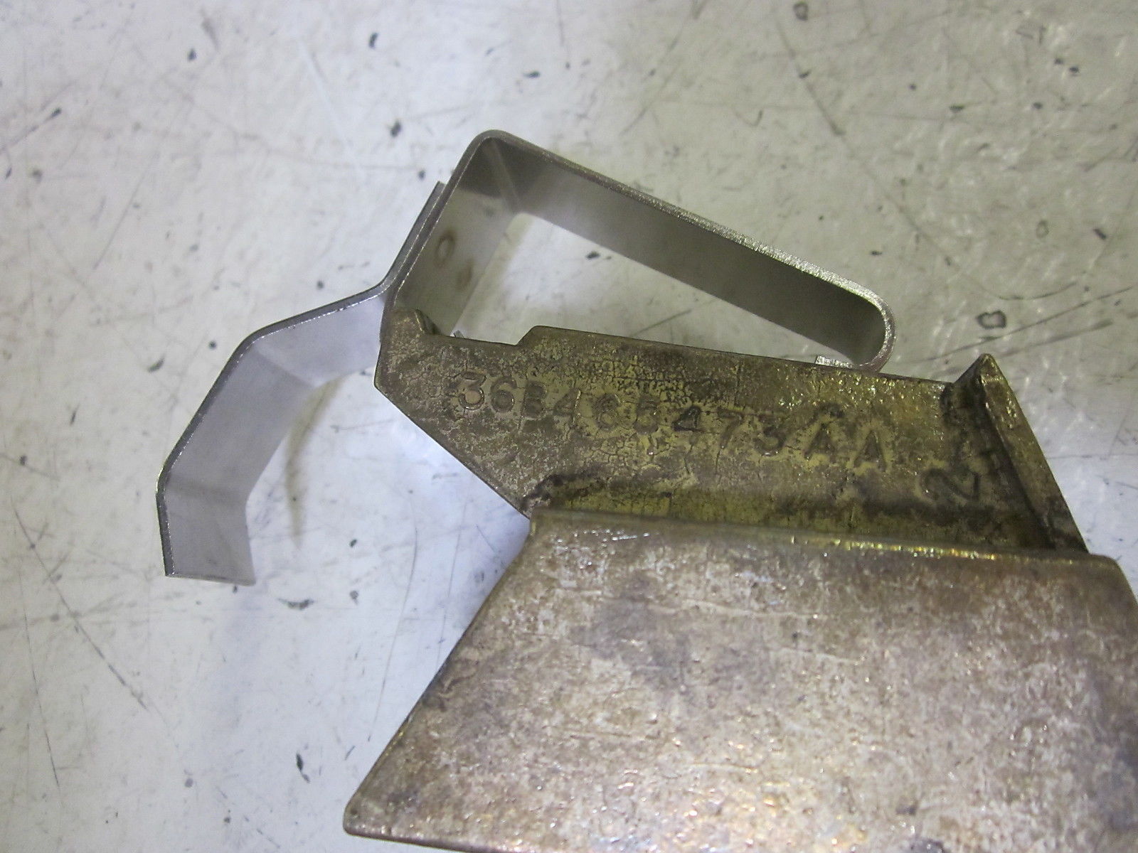 GENERAL ELECTRIC 36A160423AAG02 HOLDER UNMP