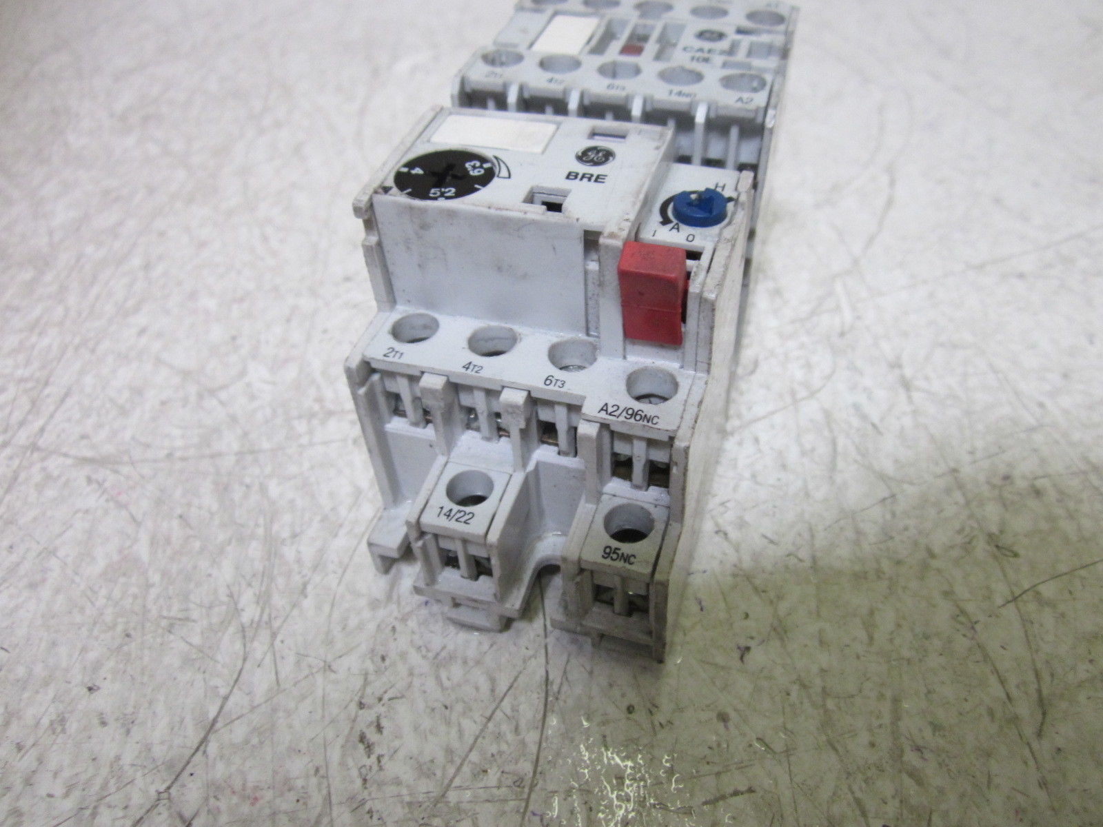GENERAL ELECTRIC CAE210T CONTACTOR 120V W/ BRE6,3 RELAY UNMP