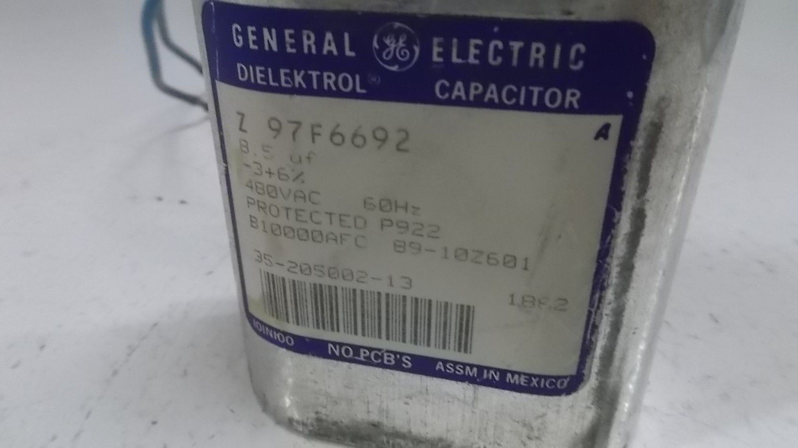 GENERAL ELECTRICS OVAL COPACITOR Z 97F6692 UNMP