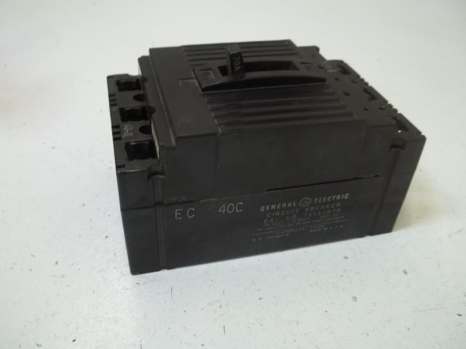 GENERAL ELECTRIC TE132070 CIRCUIT BREAKER UNMP