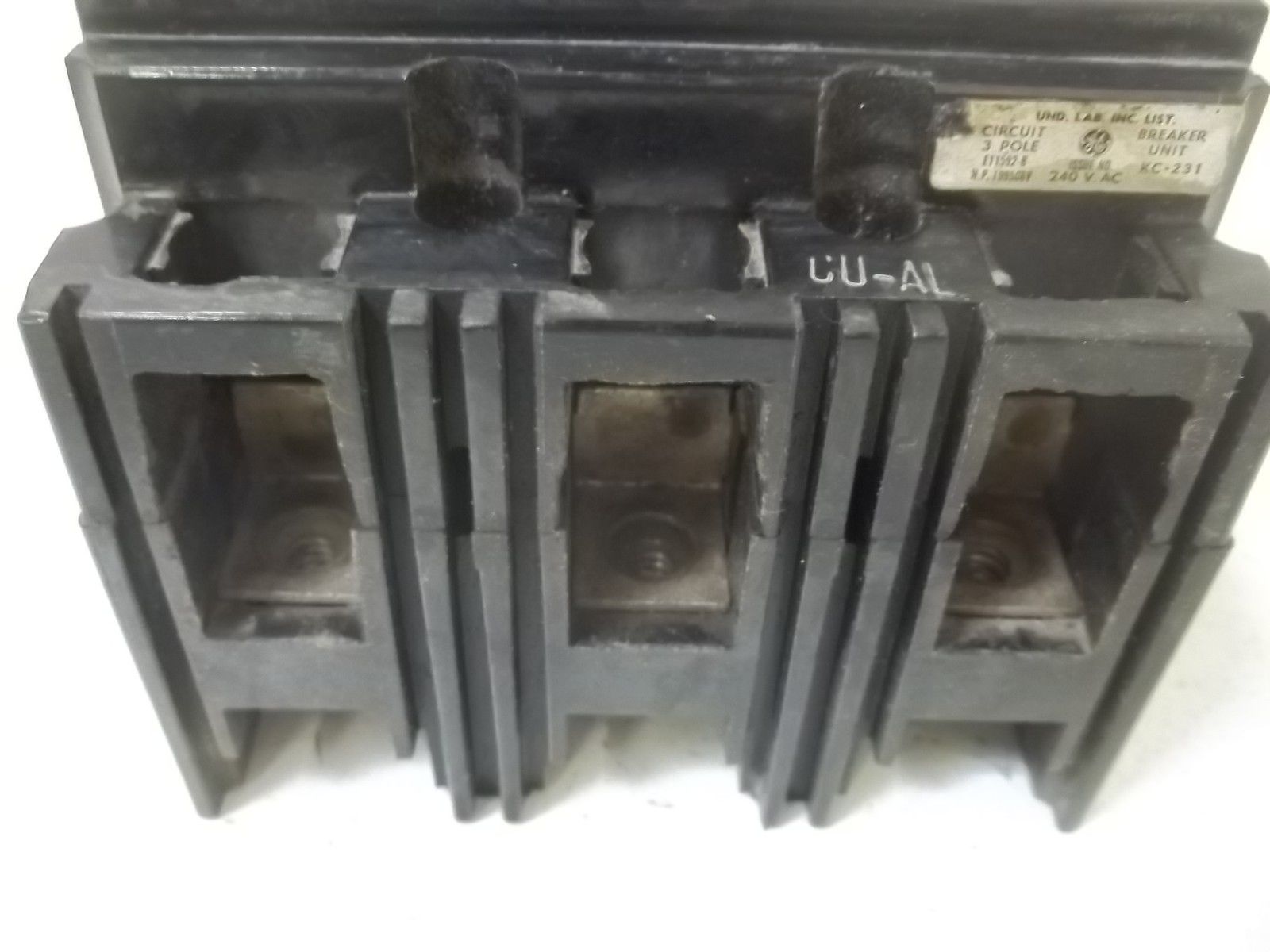 GENERAL ELECTRIC TE132070 CIRCUIT BREAKER UNMP