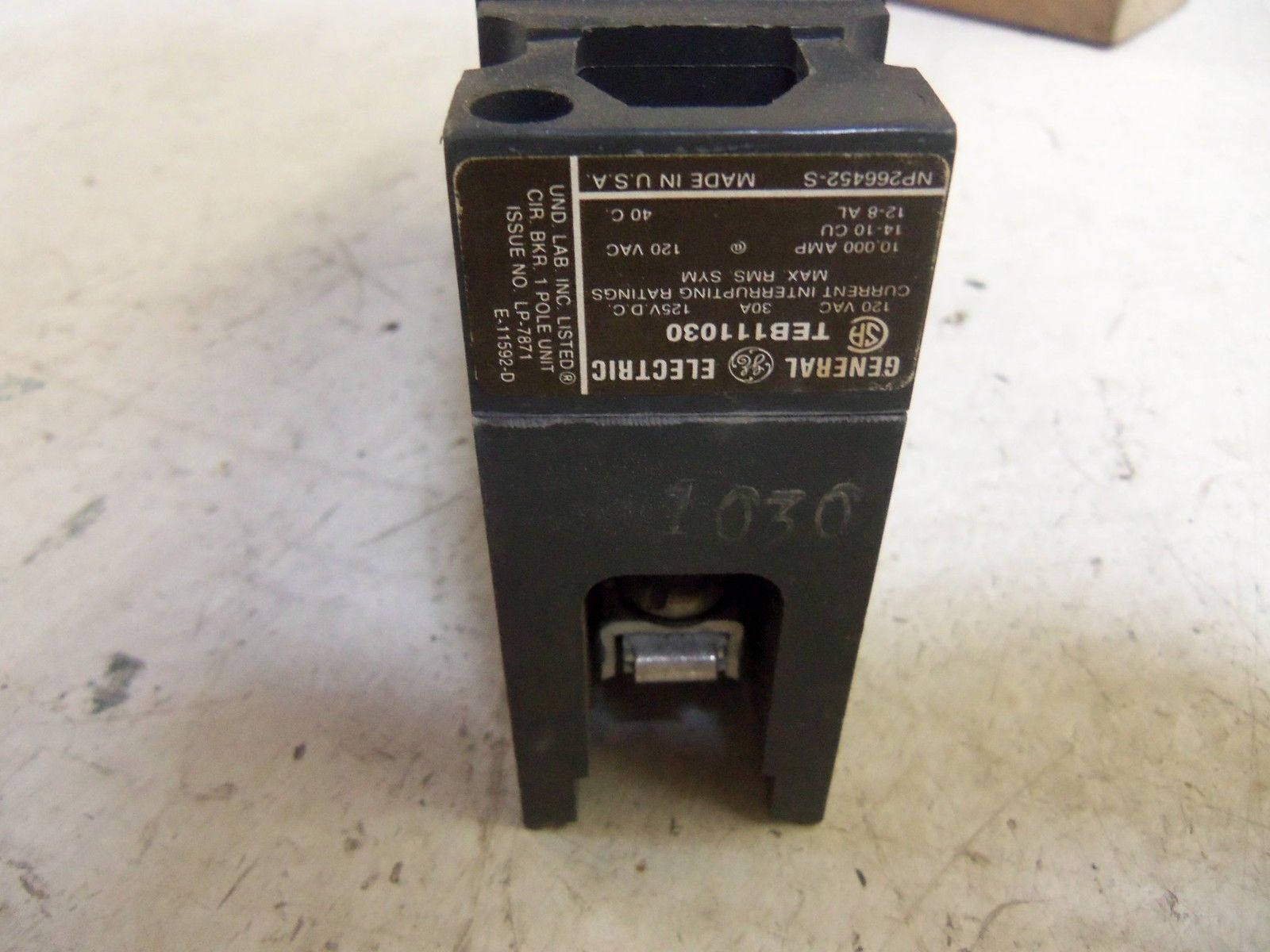GENERAL ELECTRIC TEB111030 CIRCUIT BREAKER *NEW IN BOX*