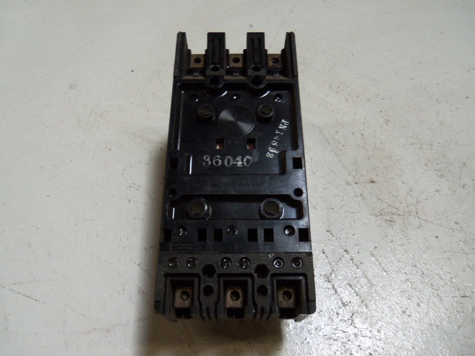 GENERAL ELECTRIC TF136040 CIRCUIT BREAKER UNMP