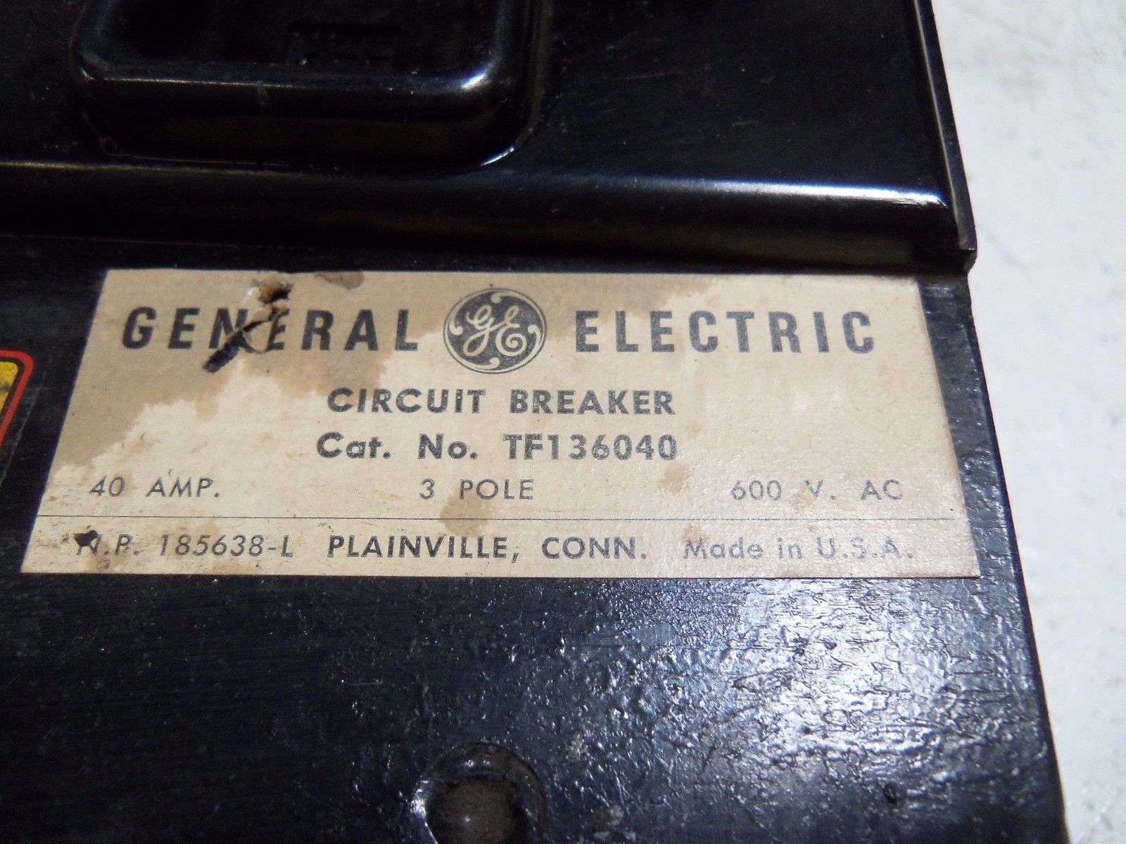 GENERAL ELECTRIC TF136040 CIRCUIT BREAKER UNMP
