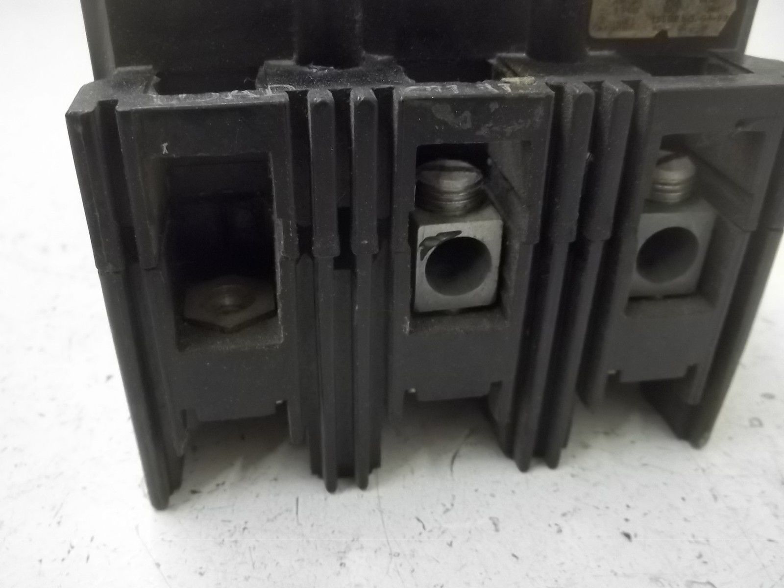 GENERAL ELECTRIC THEF136100 CIRCUIT BREAKER UNMP