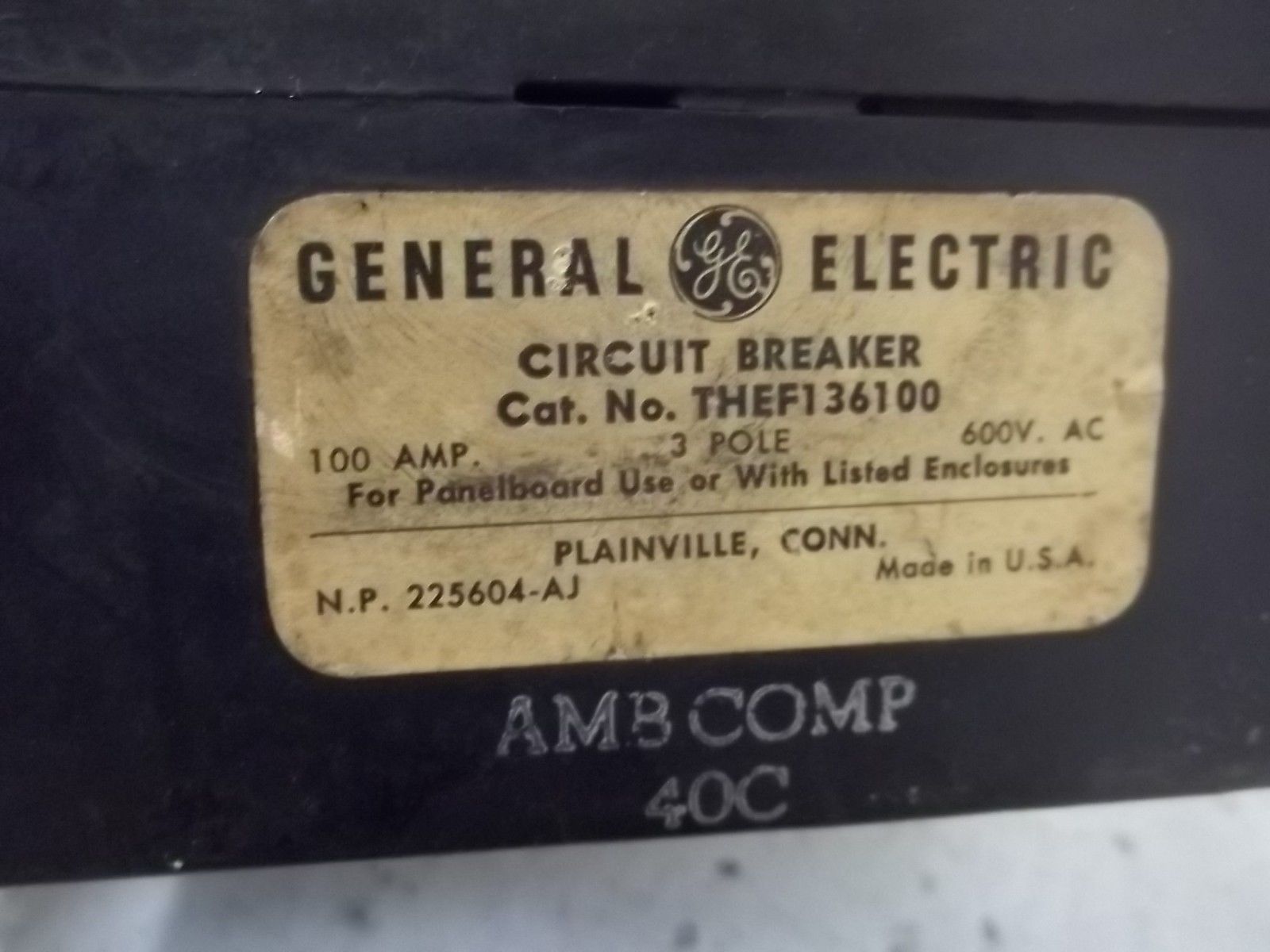 GENERAL ELECTRIC THEF136100 CIRCUIT BREAKER UNMP