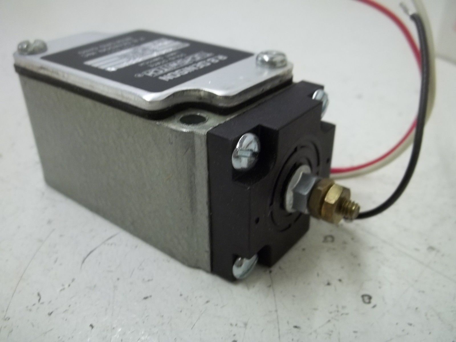 GOULD STO-8001A LIMIT SWITCH NSMP