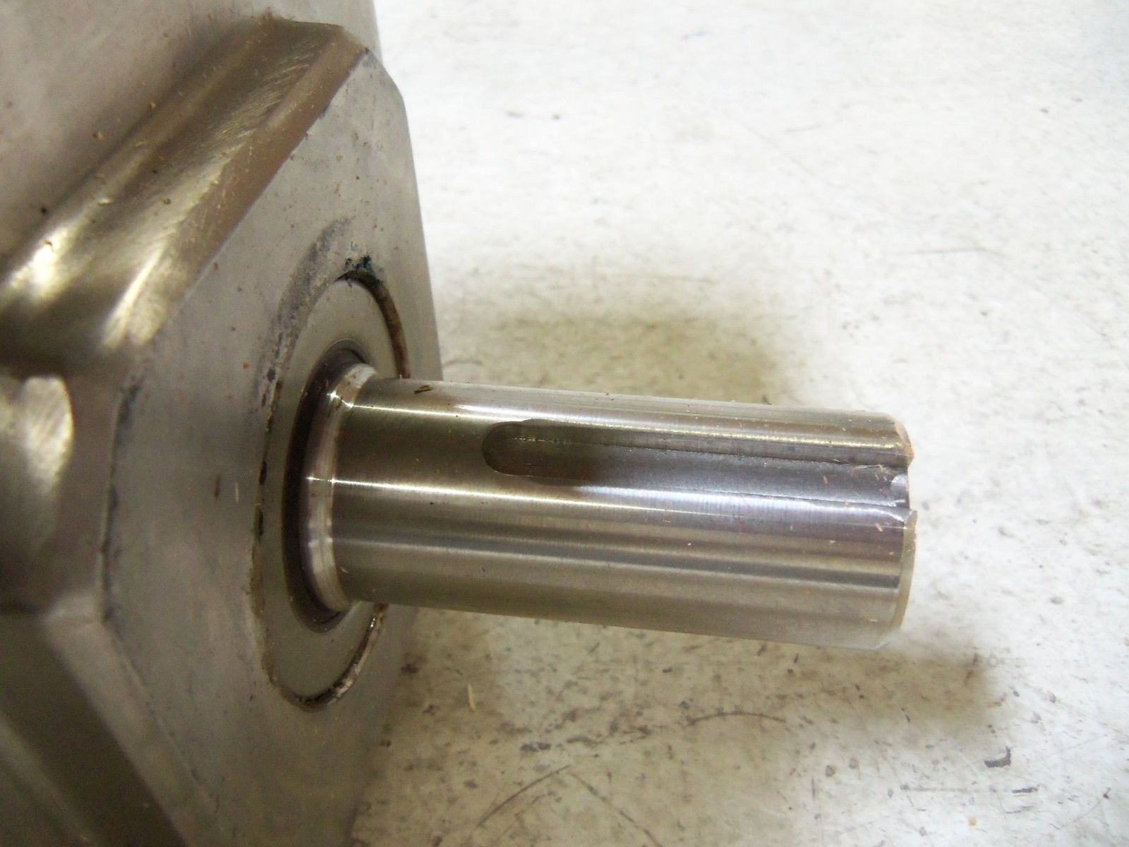 GROVE GEAR BMQ224-3 REDUCER UNMP