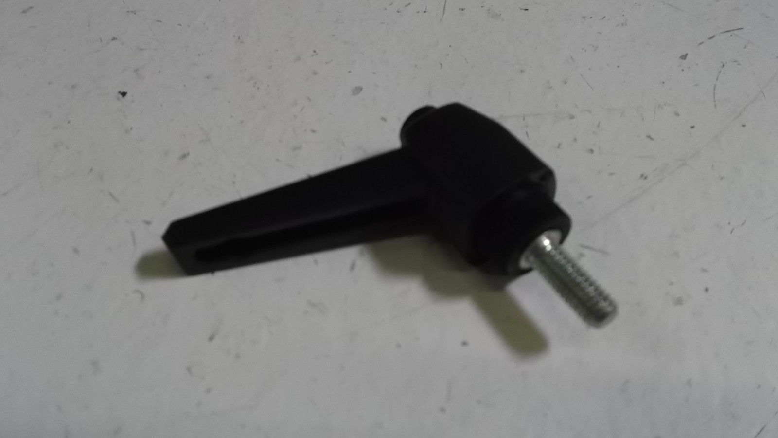 HANDLE, D2-4, L5-HI-CONE S2750851 NSNP