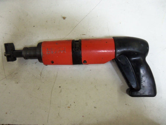 HILTI DX400 POWDER ACTUATED NAIL GUN * USED *