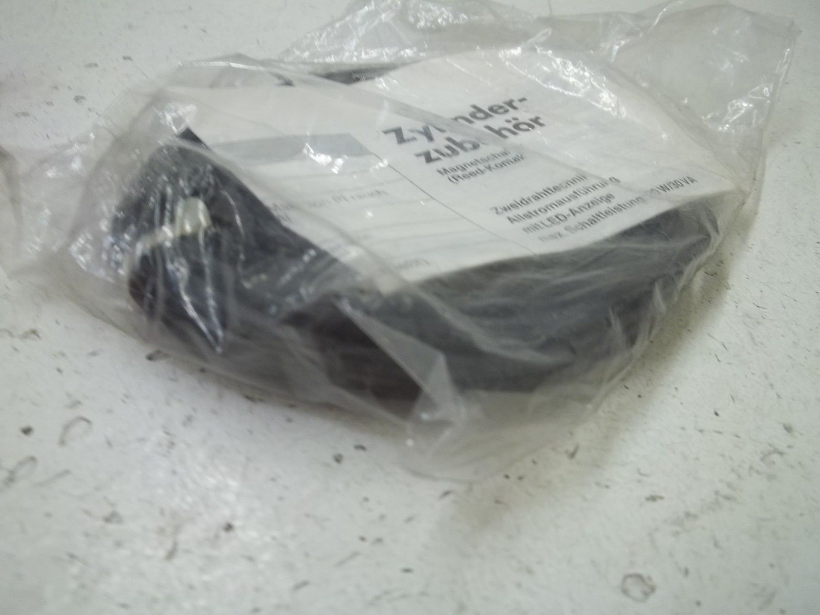 HOERBIGER KY3235 DZRK MAGNETIC REED SWITCH *NEW IN FACTORY BAG*