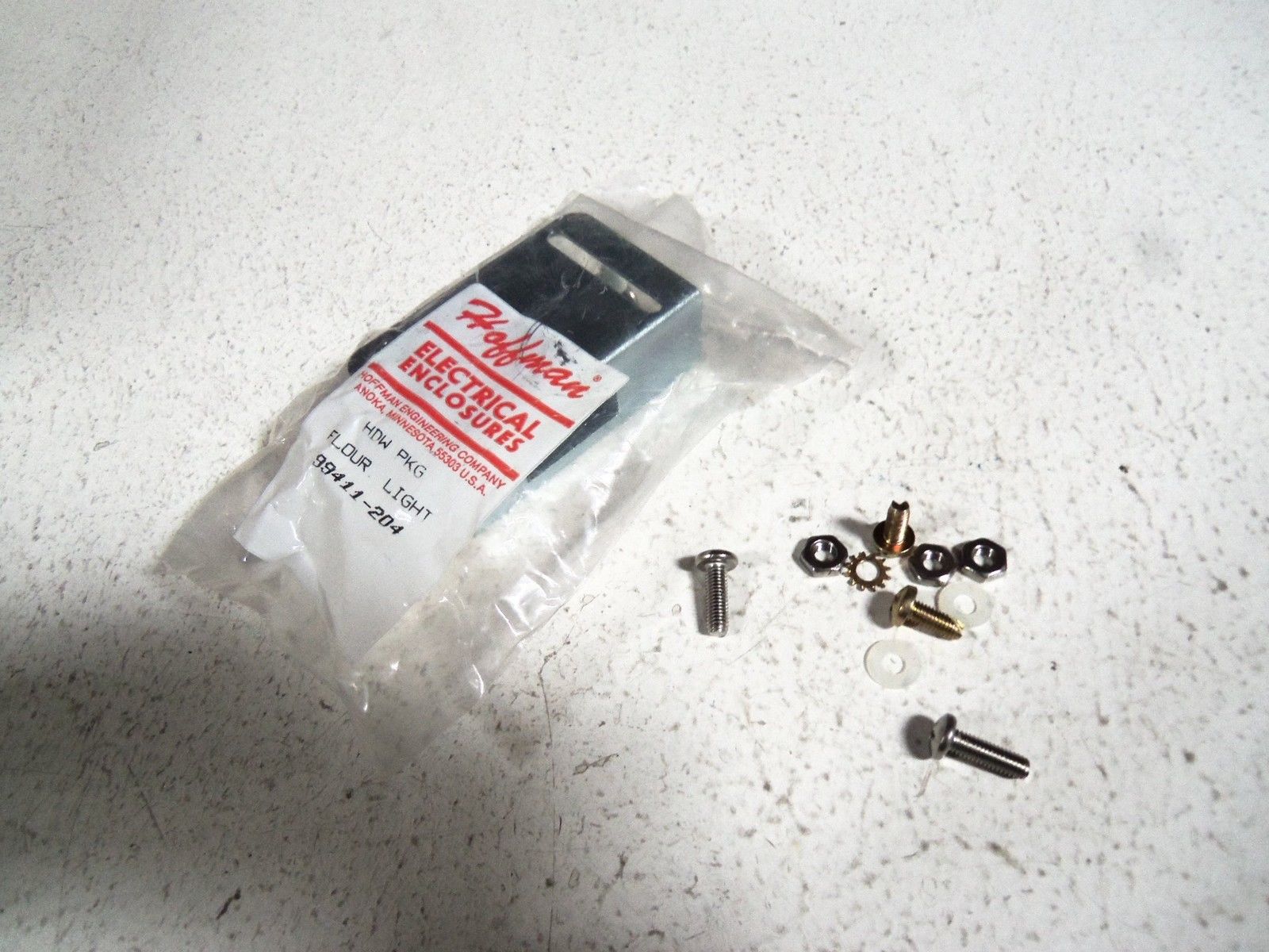 HOFFMAN 99411-204 HARDWARE MOUNTING KIT (AS PICTURED) NSMP