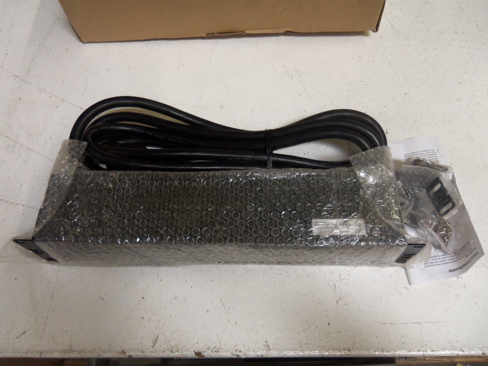 HOFFMAN DP1N190430X RACK MOUNT POWER STRIP NSMP