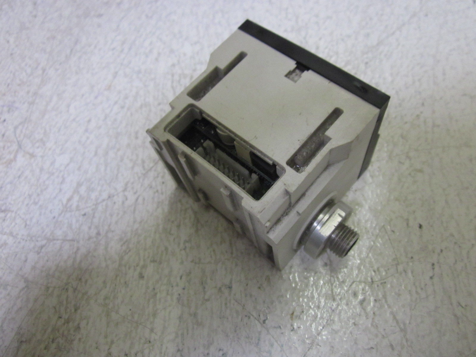 HOLJERON CST-900300 SDS INTERFACE PNEUMATIC MANIFOLD UNMP