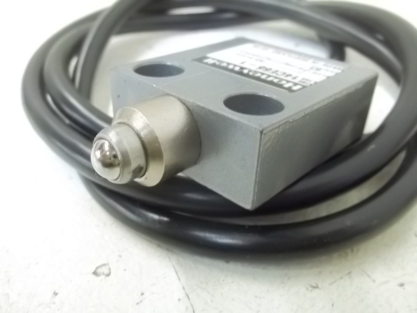 HONEYWELL 14CE66-1 LIMIT SWITCH UNMP