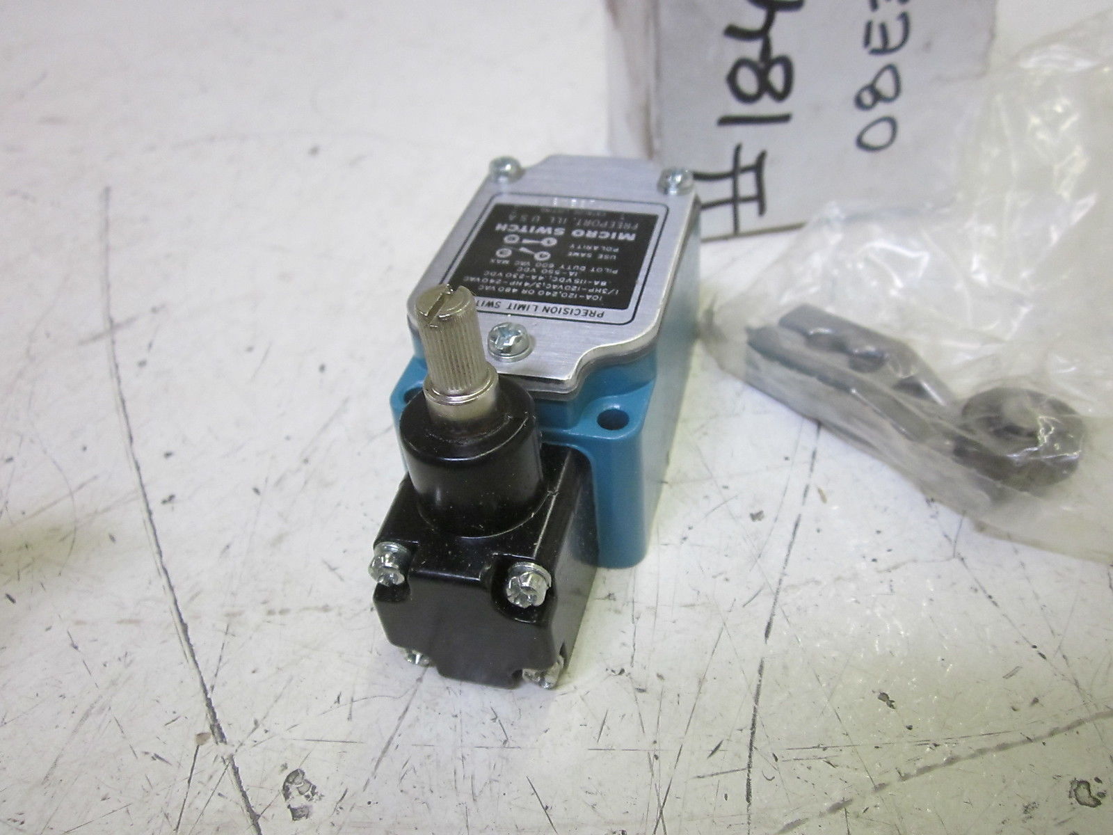 HONEYWELL 1LS243 LIMIT SWITCH 10A 120,240 OR 480VAC *NEW IN BOX*