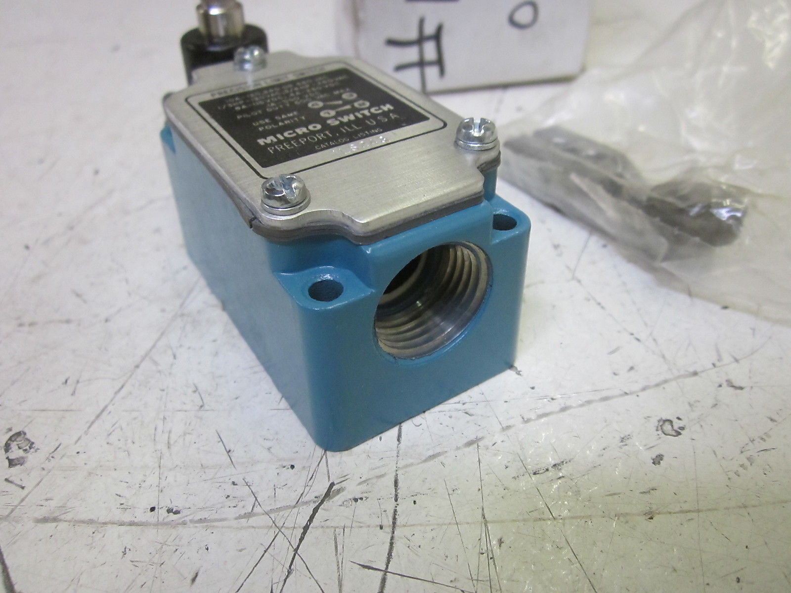 HONEYWELL 1LS243 LIMIT SWITCH 10A 120,240 OR 480VAC *NEW IN BOX*