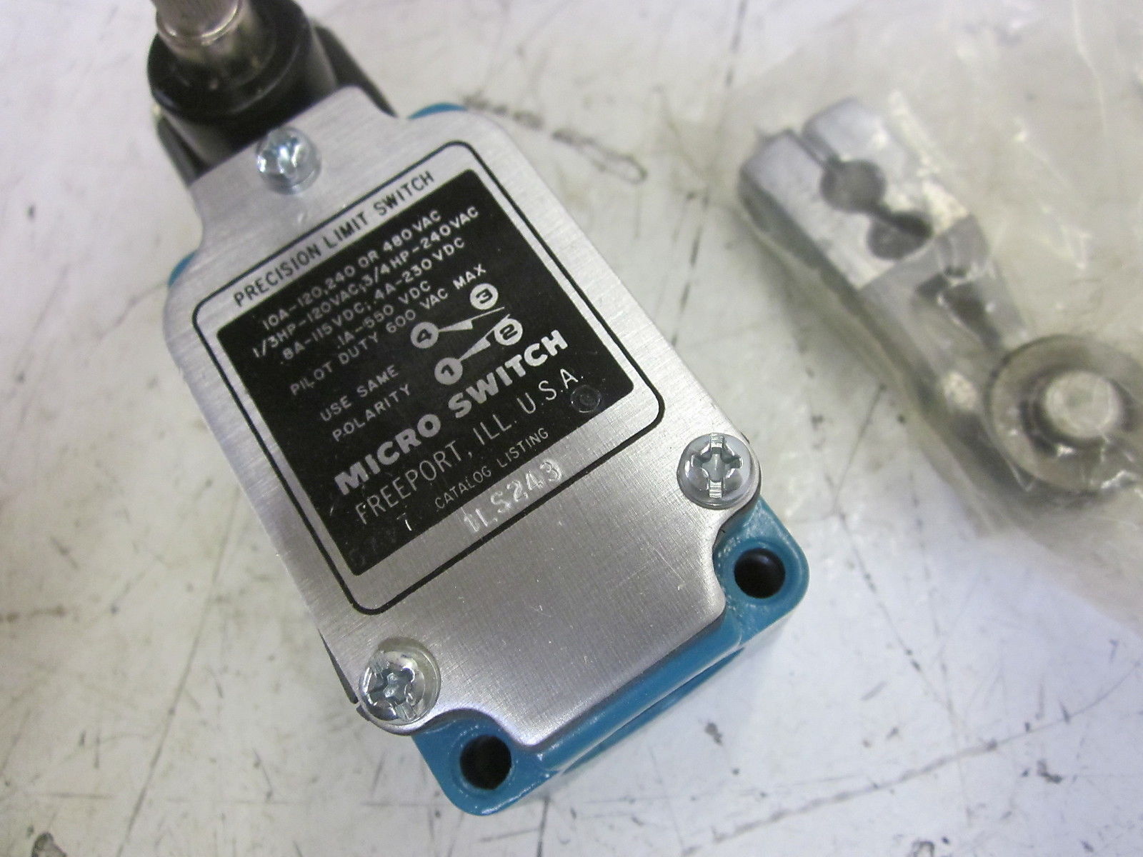 HONEYWELL 1LS243 LIMIT SWITCH 10A 120,240 OR 480VAC *NEW IN BOX*