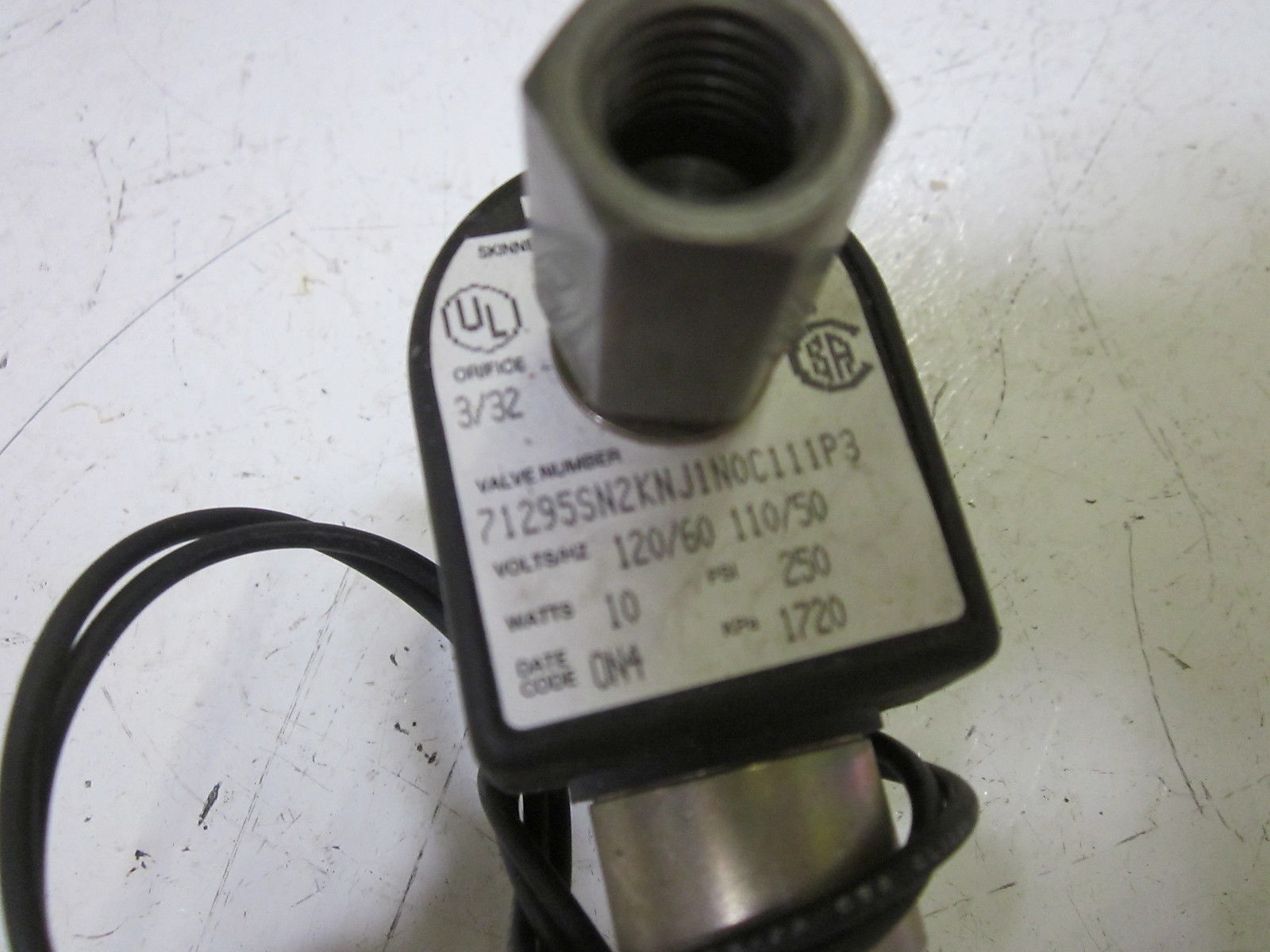 HONEYWELL 71295SN2KNJ1N0C111P3 SKINNER SOLENOID VALVE 120V UNMP