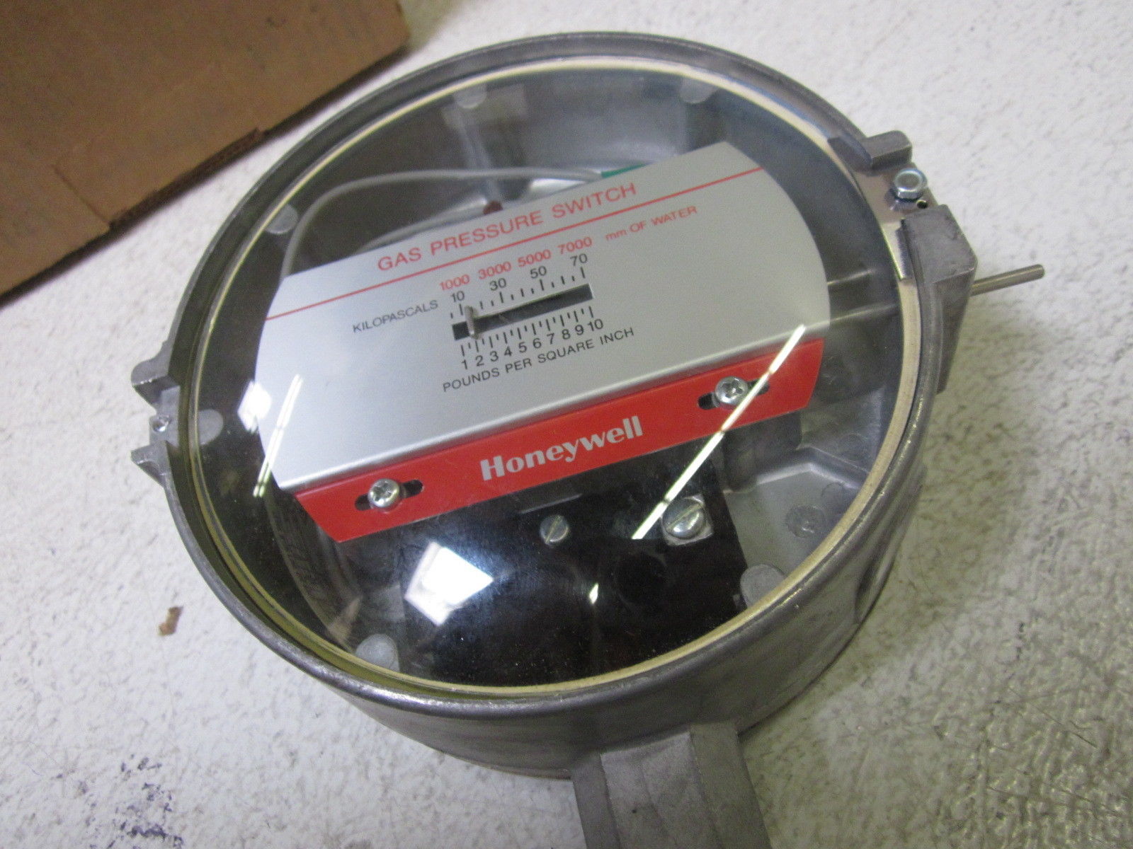 HONEYWELL C437E 1020 GAS/AIR PRESSURE SWITCH UNMP