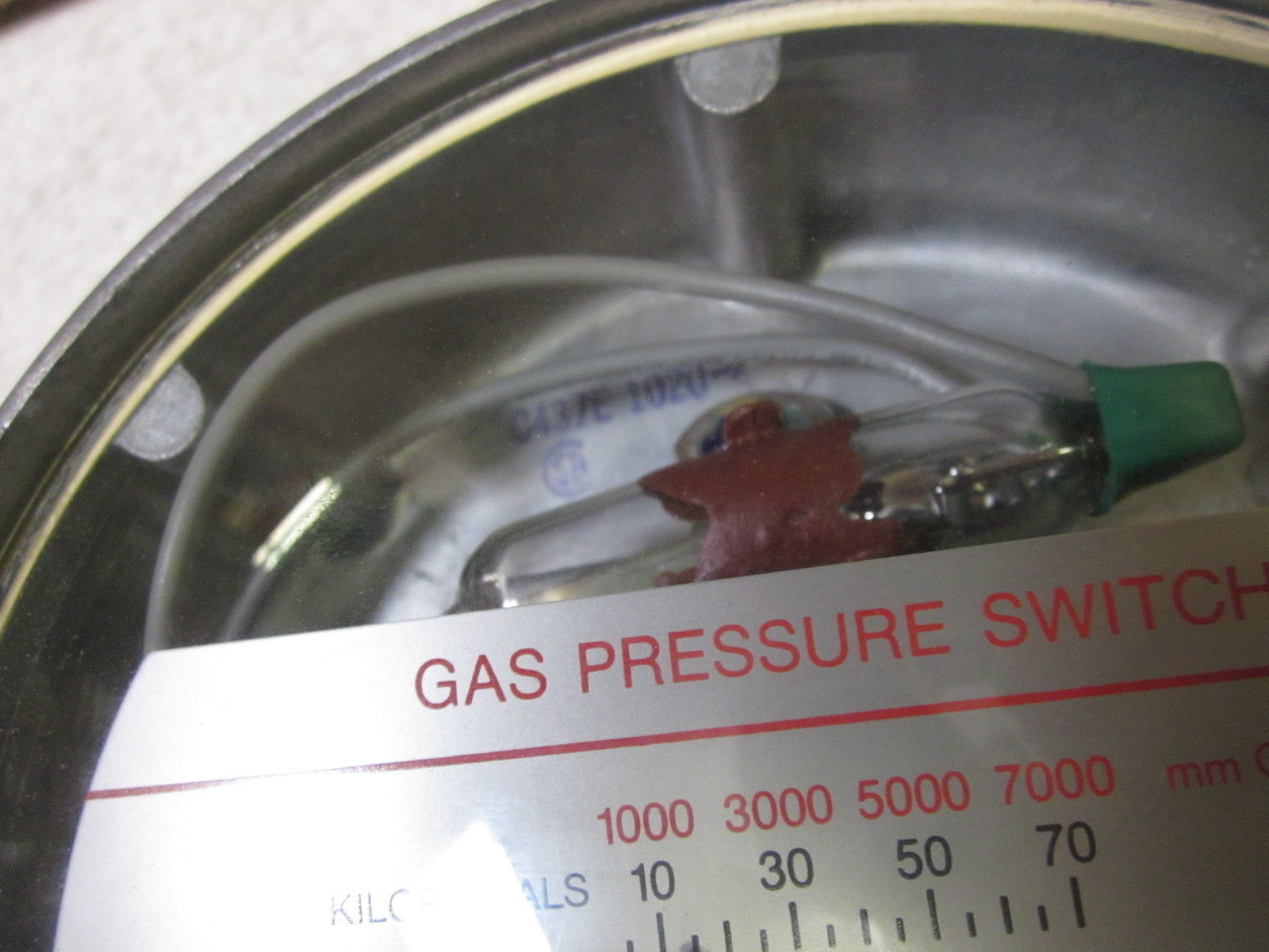 HONEYWELL C437E 1020 GAS/AIR PRESSURE SWITCH UNMP