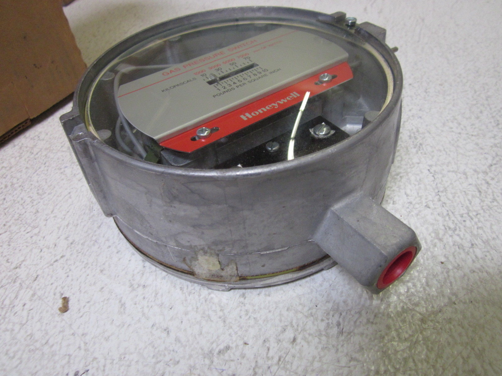 HONEYWELL C437E 1020 GAS/AIR PRESSURE SWITCH UNMP