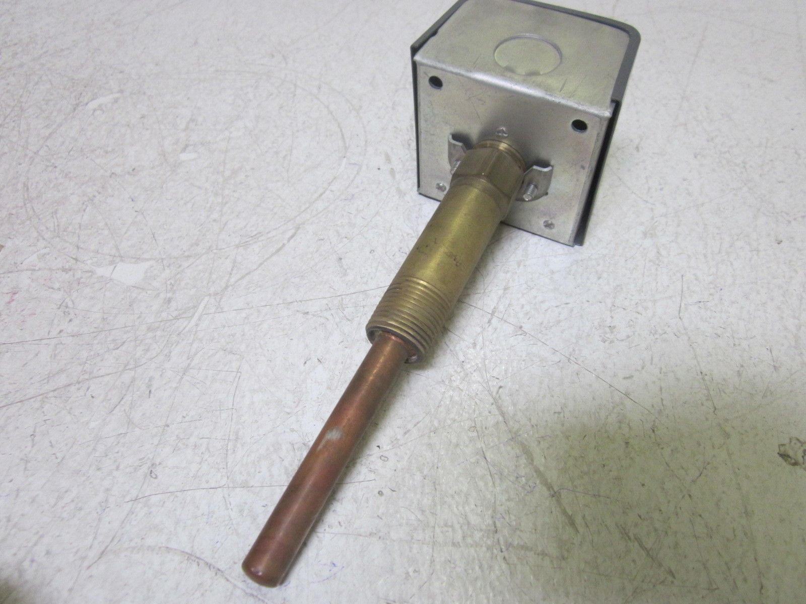 HONEYWELL C7031D 1005 MOISTURE PROOF 3" SENSOR UNMP