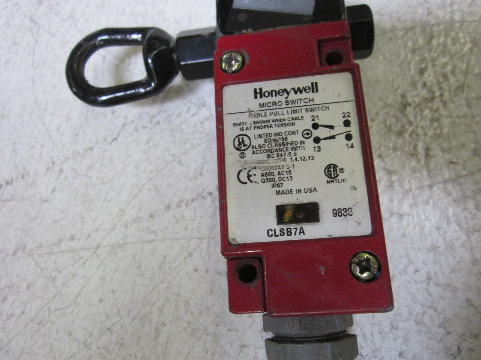 HONEYWELL CLSB7A CABLE PULL LIMIT SWITCH UNMP