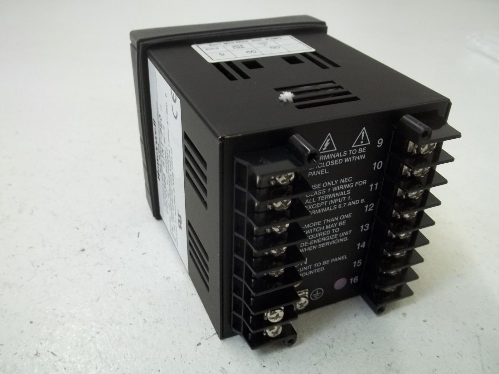 HONEYWELL D230L-E0-00-10-0000000-00-0 TEMPERATURE CONTROLLER UNMP