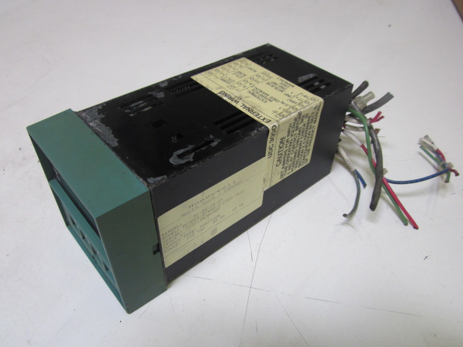 HONEYWELL DC3004-0-400-2-C300-0111 UNMP