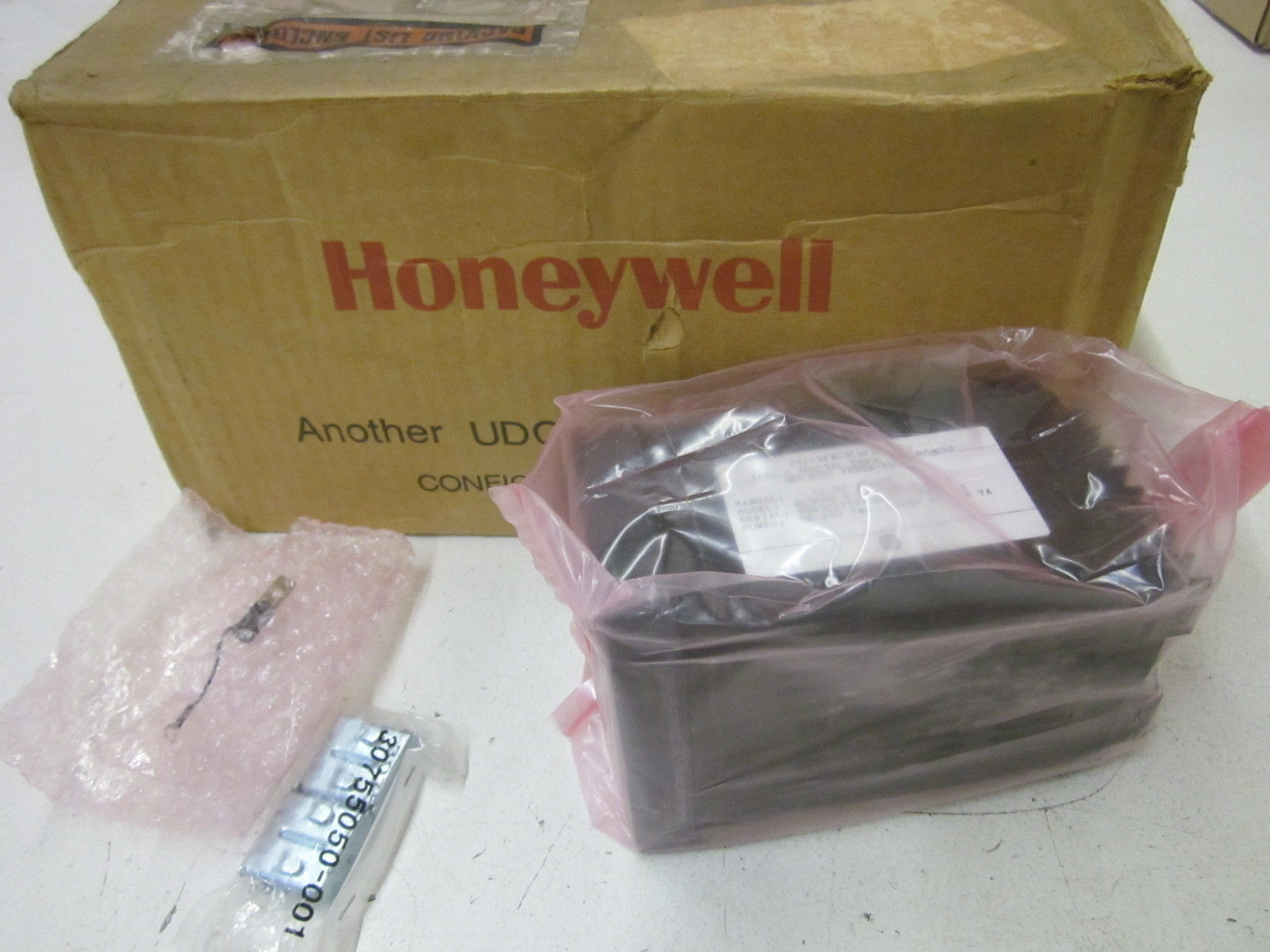 HONEYWELL DC300K-E-0A0-10-0C00-0 NSMP