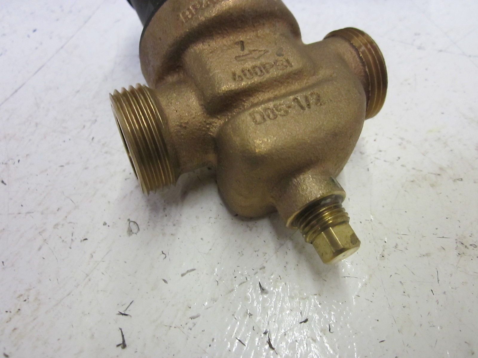 HONEYWELL DS05G 1002 DIAL SET PRESSURE REGULATOR 1/2" *NEW IN BOX*
