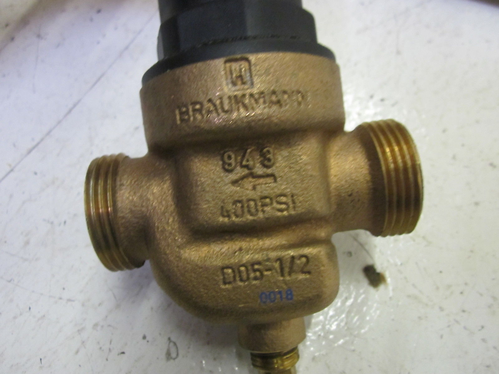 HONEYWELL DS05G 1002 DIAL SET PRESSURE REGULATOR 1/2" *NEW IN BOX*